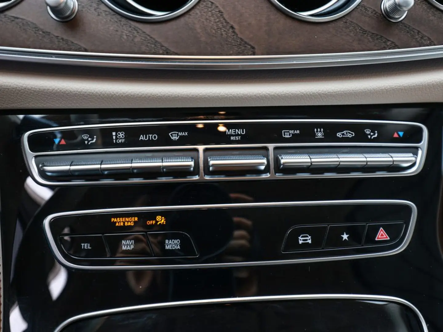 E 300 de Exclusive Distr. LED HUD Navi Kamera Ke