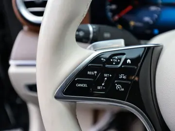 E 300 de Exclusive Distr. LED HUD Navi Kamera Ke