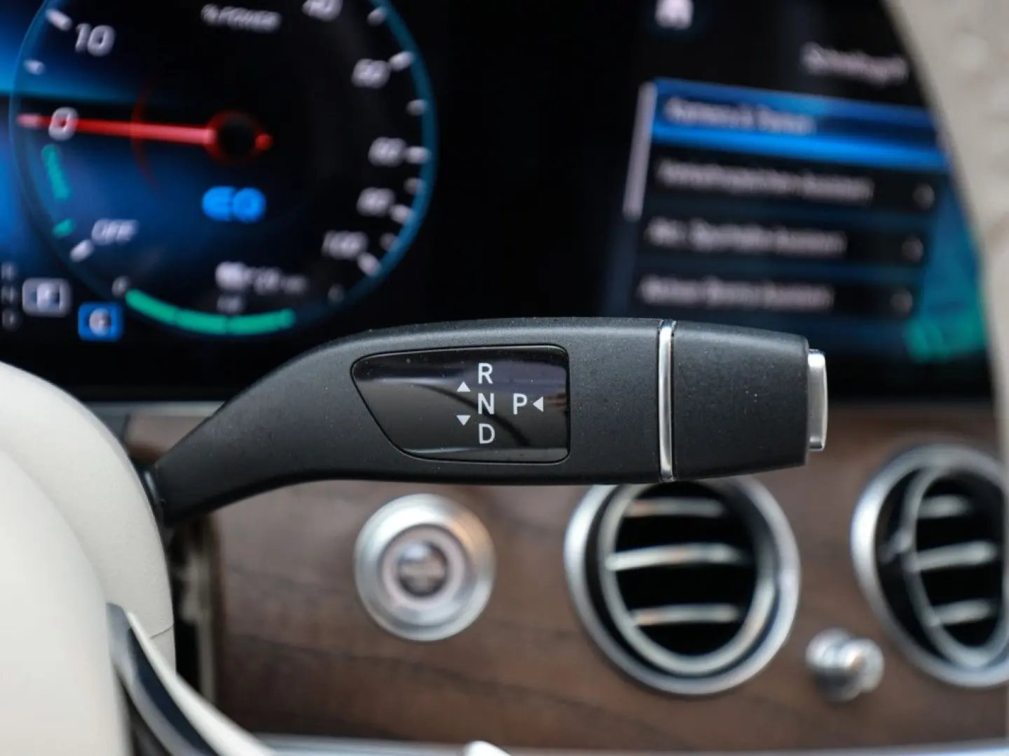 E 300 de Exclusive Distr. LED HUD Navi Kamera Ke