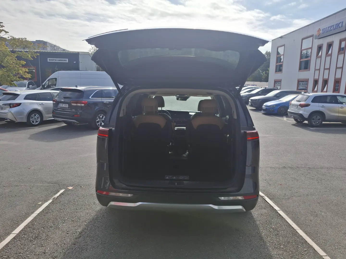 KIA CARNIVAL NOBLESS