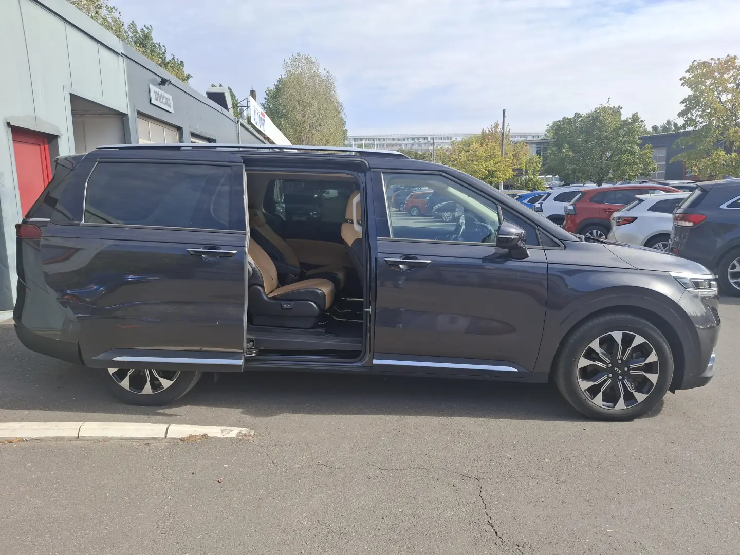 KIA CARNIVAL NOBLESS