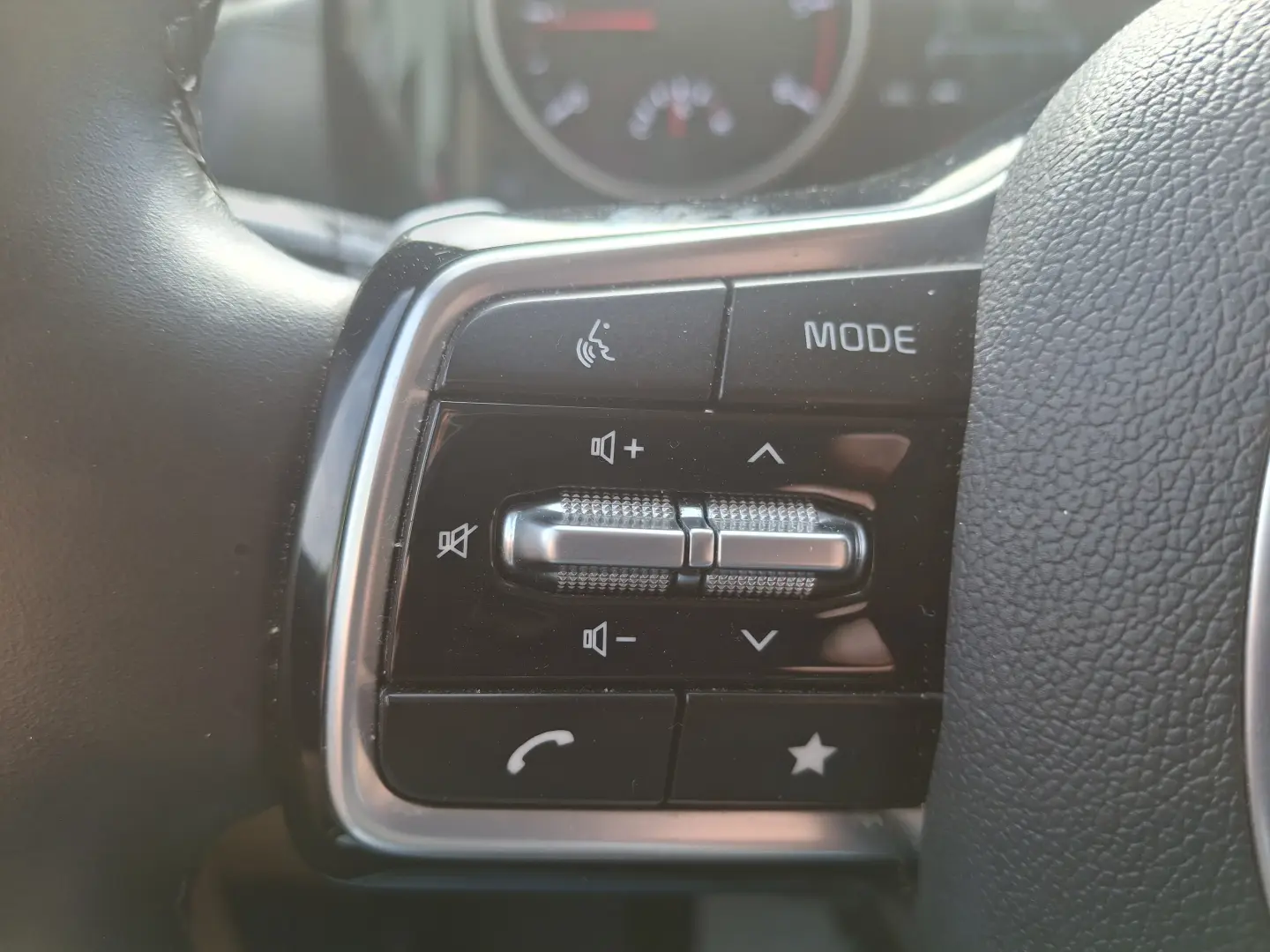 KIA CARNIVAL NOBLESS