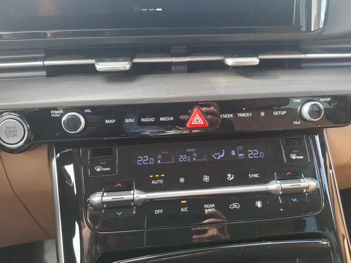 KIA CARNIVAL NOBLESS