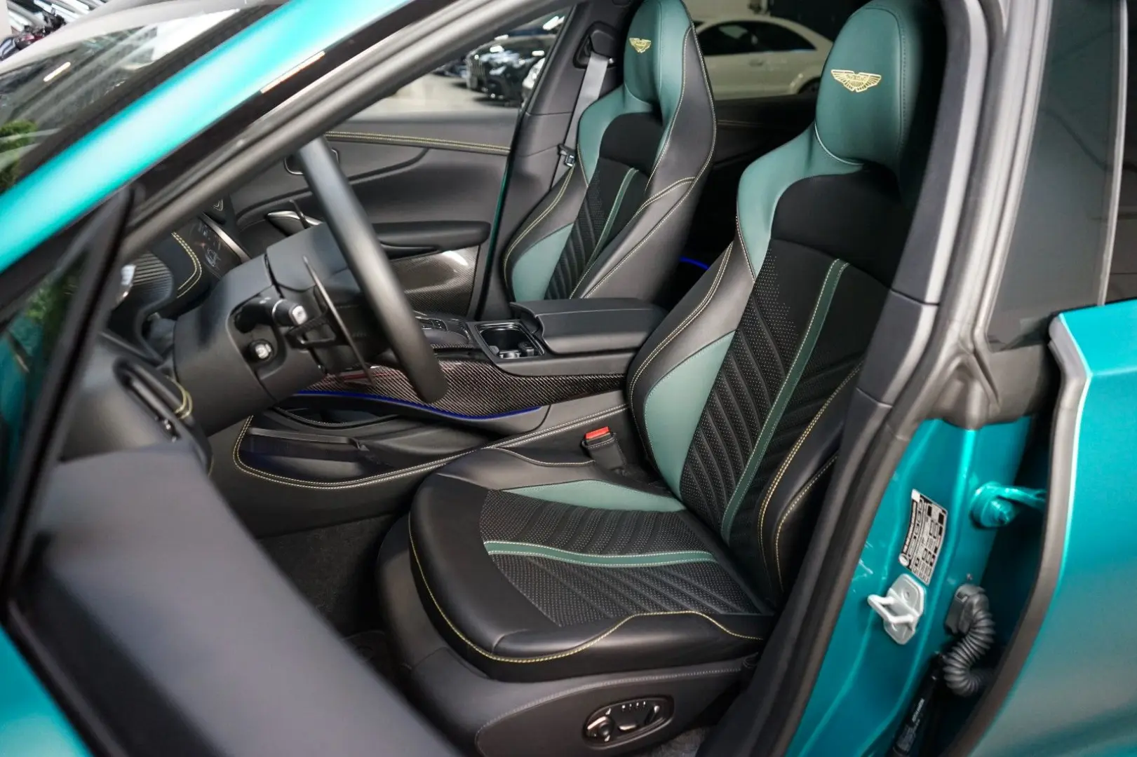 DBX707 AMR23 PACK AUX.HEAT CARBON