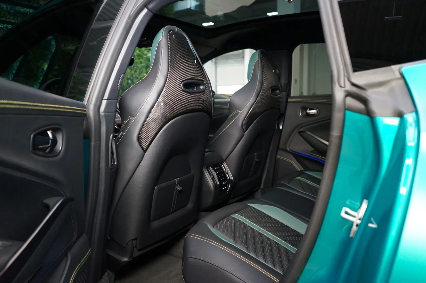 DBX707 AMR23 PACK AUX.HEAT CARBON