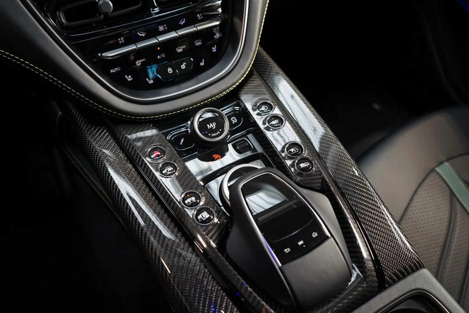 DBX707 AMR23 PACK AUX.HEAT CARBON