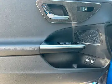 Mercedes Benz C 300 e AMG