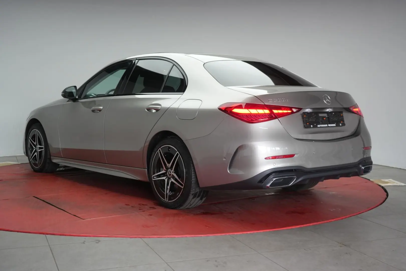 Mercedes Benz - C 300e AMG