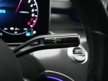 Mercedes Benz - C 300e AMG