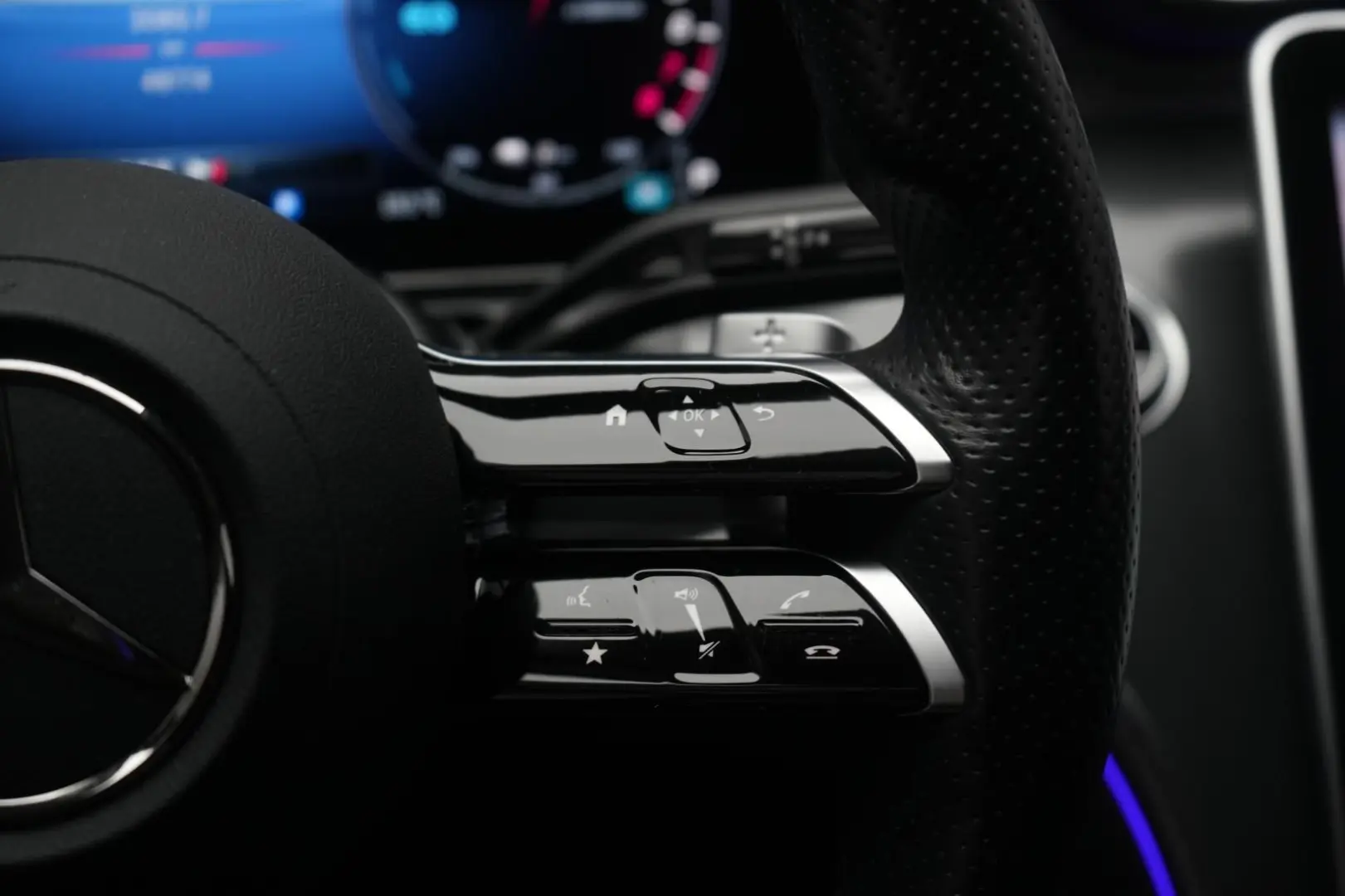 Mercedes Benz - C 300e AMG