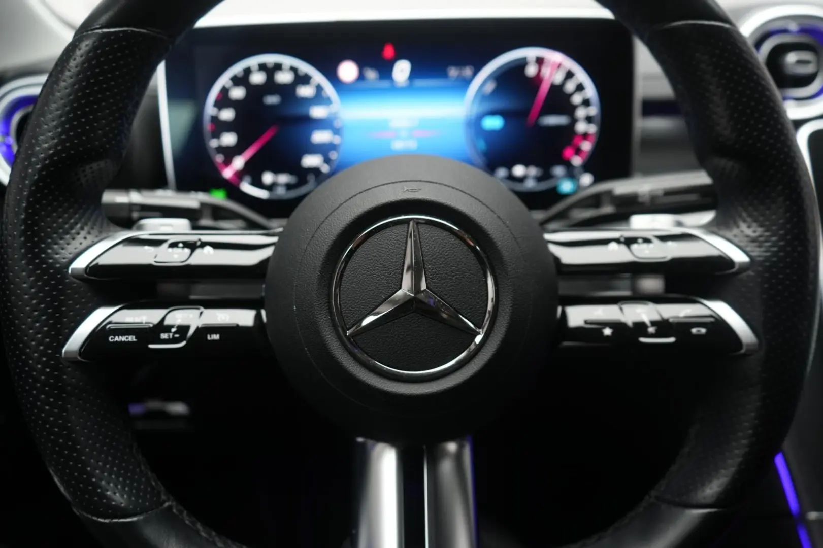 Mercedes Benz - C 300e AMG