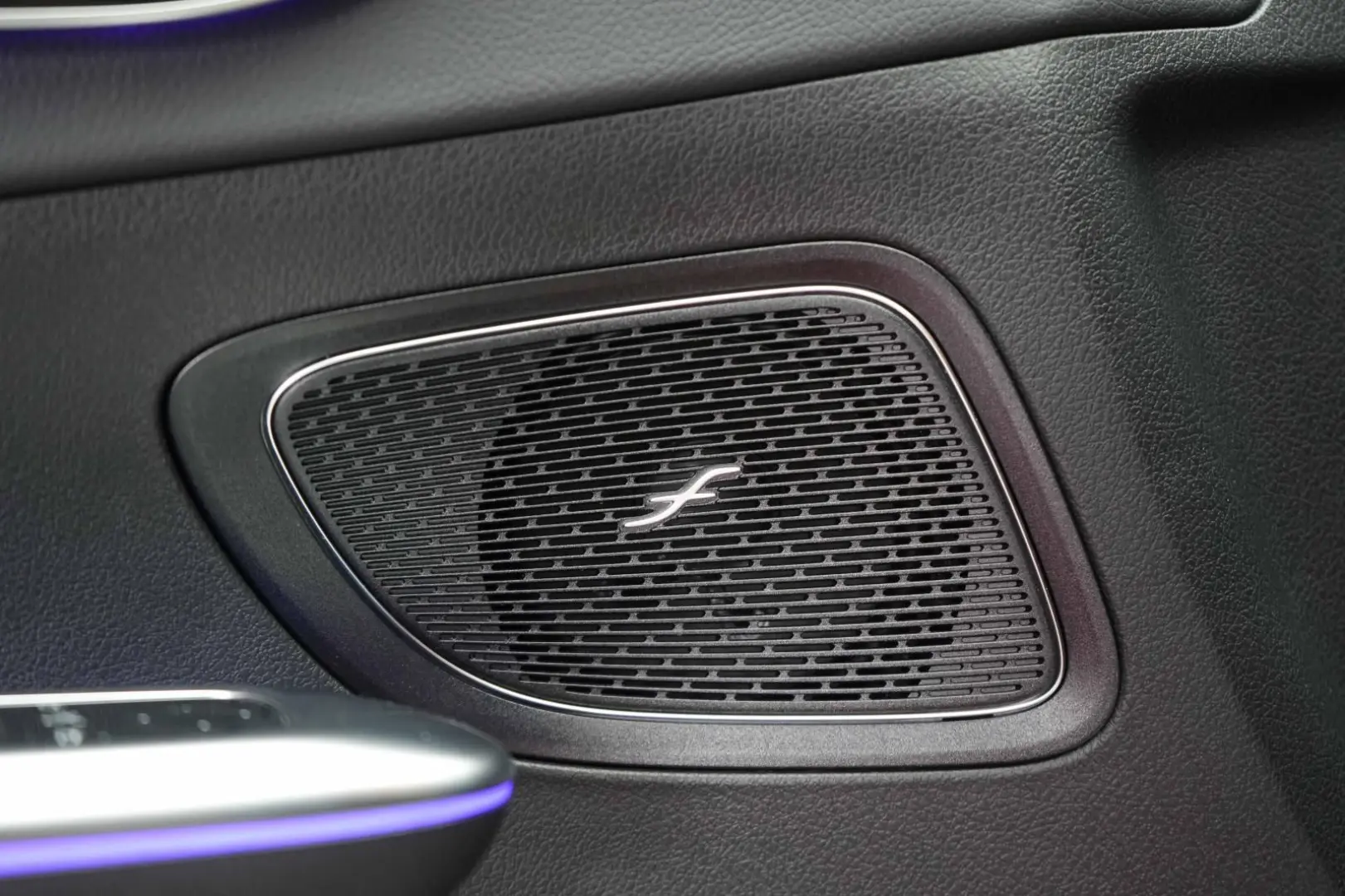 Mercedes Benz - C 300e AMG