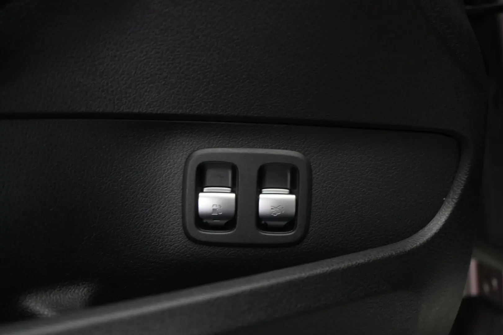 Mercedes Benz - C 300e AMG