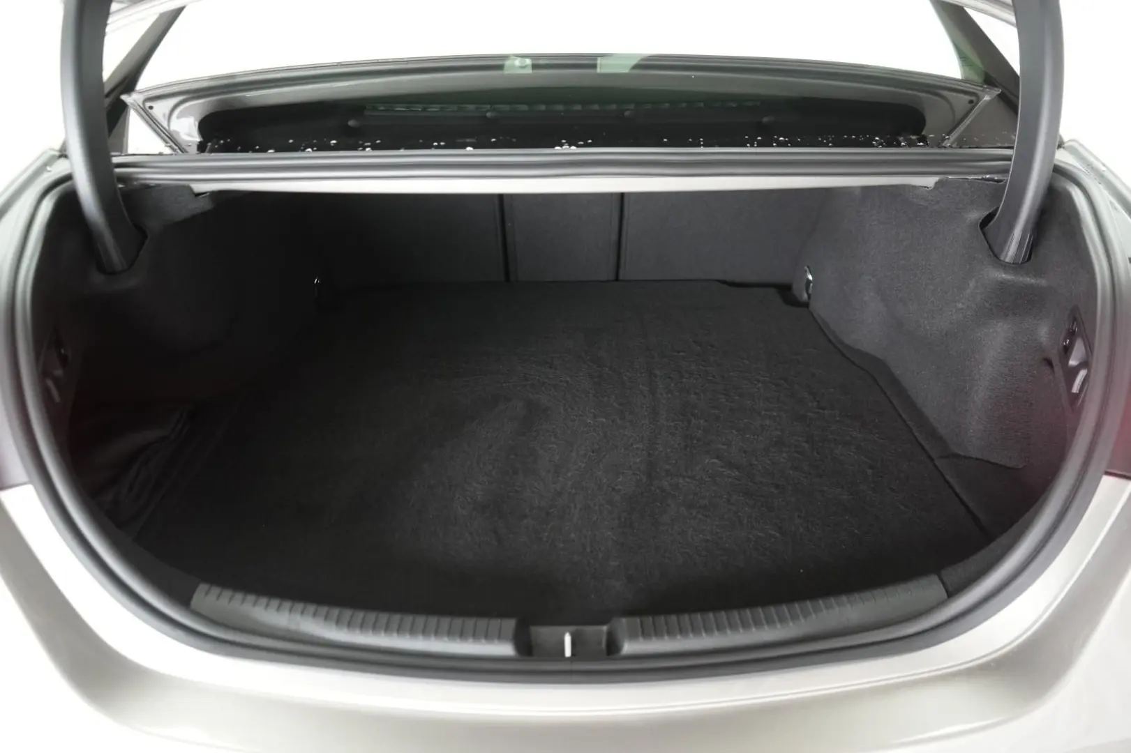 Mercedes Benz - C 300e AMG