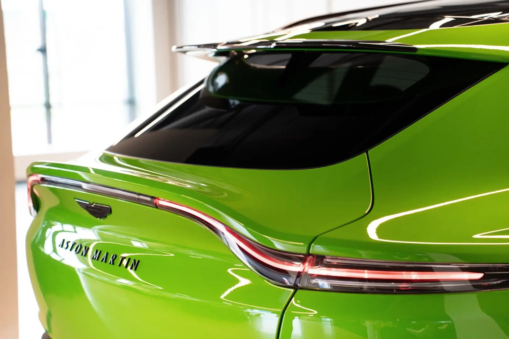 DBX 4.0 V8 DBX707  Carbon PPF