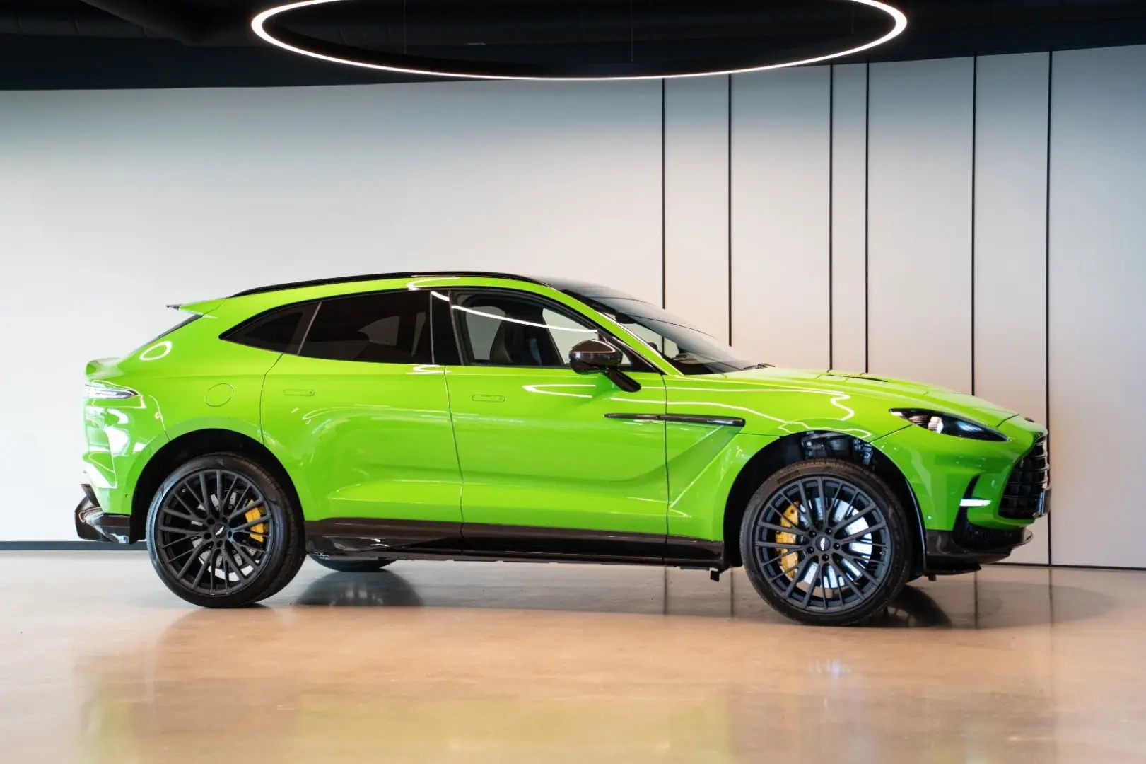 DBX 4.0 V8 DBX707  Carbon PPF