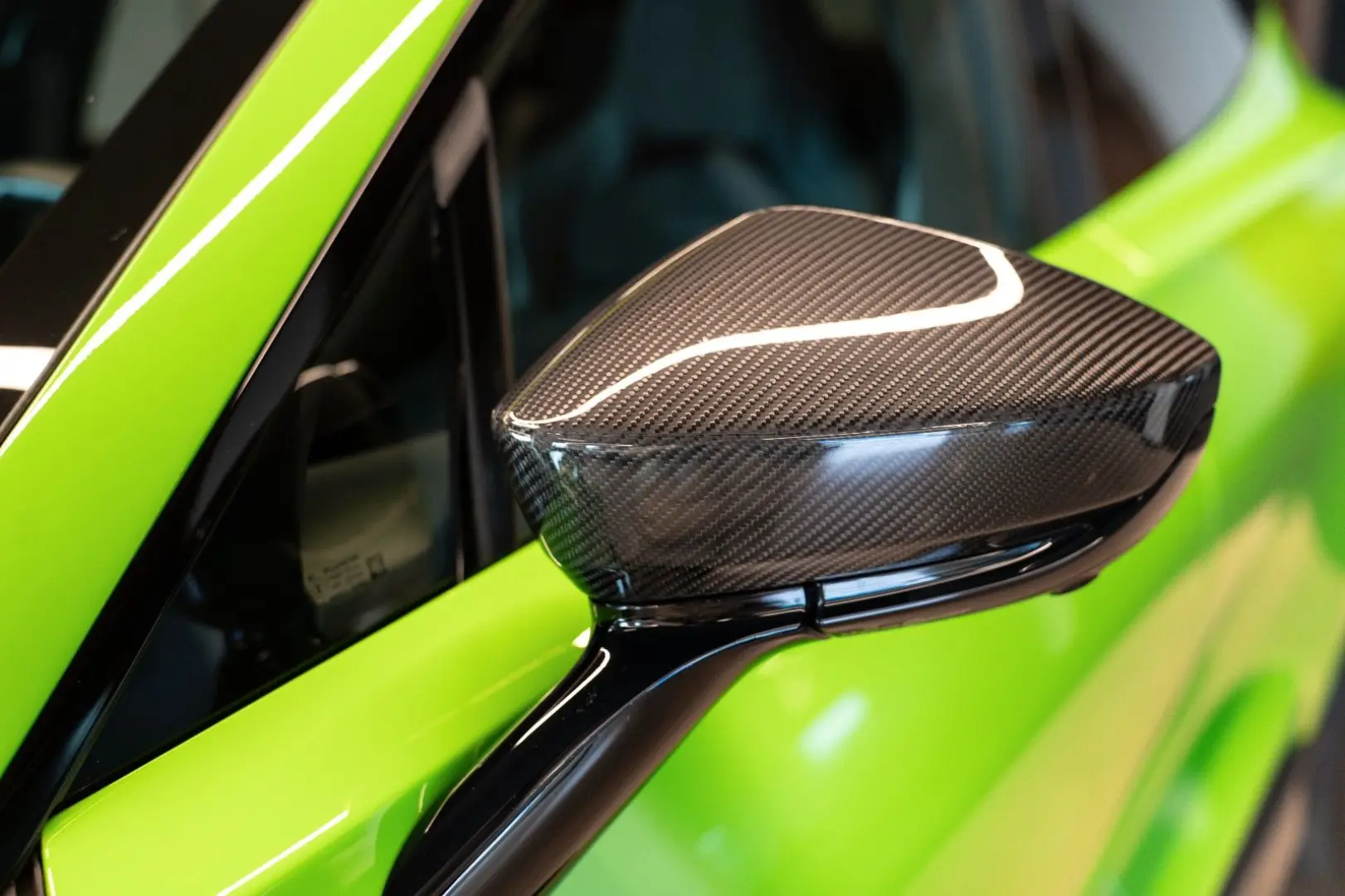 DBX 4.0 V8 DBX707  Carbon PPF