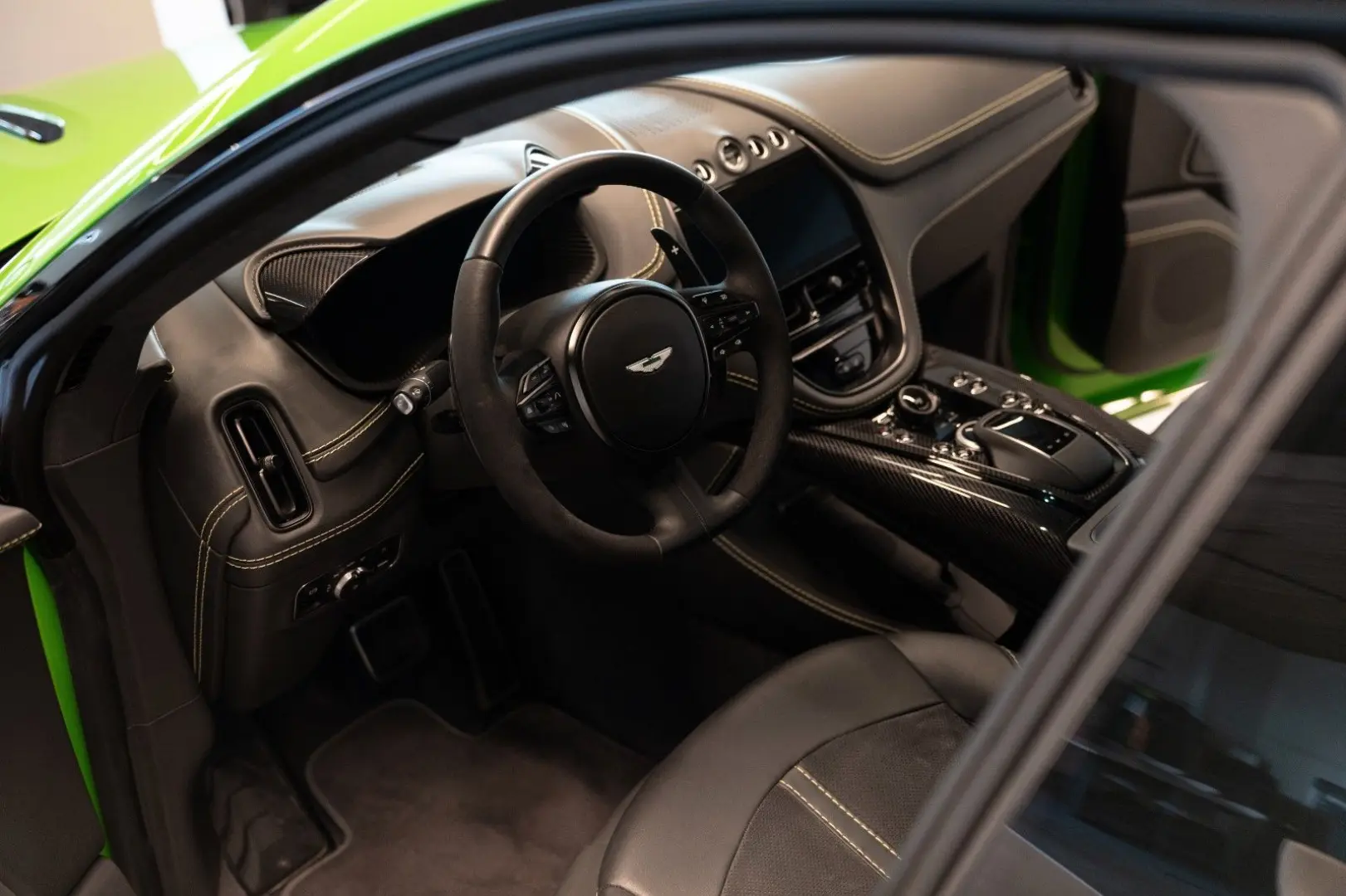 DBX 4.0 V8 DBX707  Carbon PPF