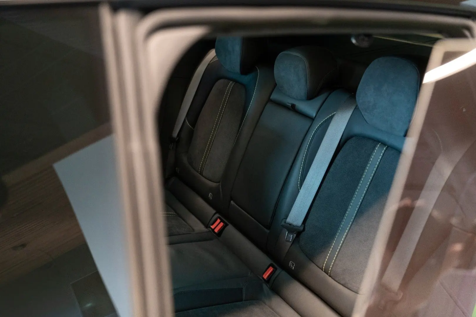 DBX 4.0 V8 DBX707  Carbon PPF