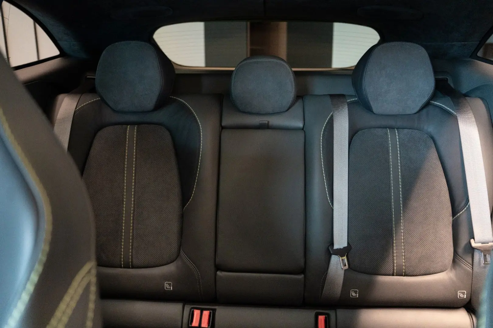 DBX 4.0 V8 DBX707  Carbon PPF