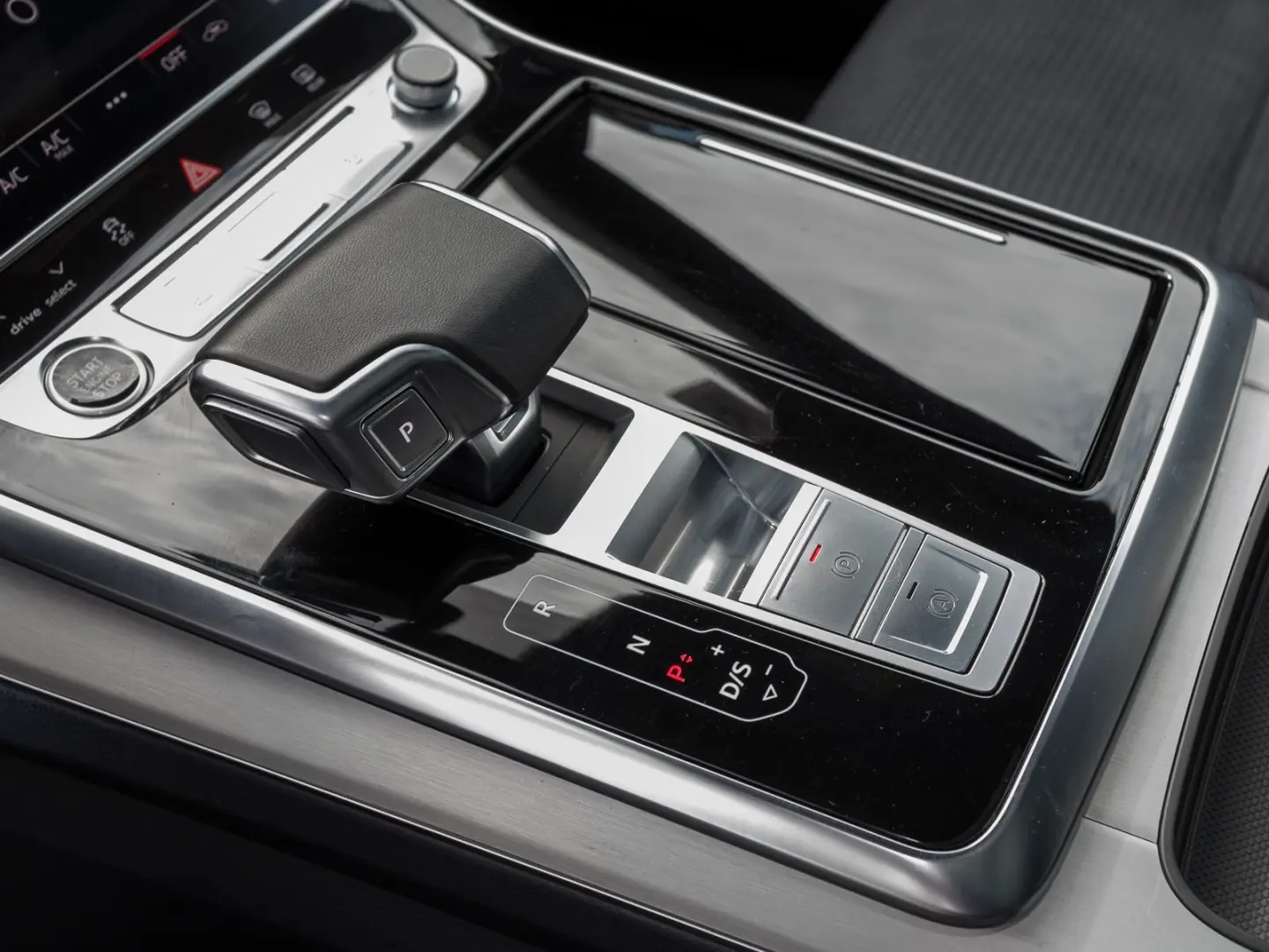 Q8 60 TFSIe Q 2x S LINE BLACK LM22 PANO MEMORY H