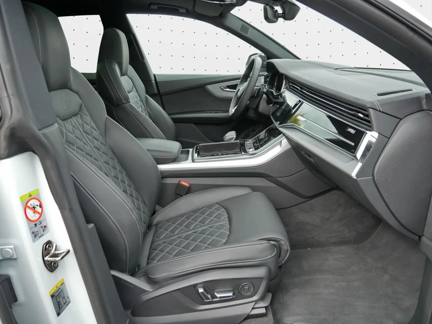 Q8 60 TFSIe quattro S line AHK Air Pano 360  HuD