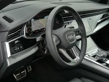 Q8 60 TFSIe quattro S line AHK Air Pano 360  HuD