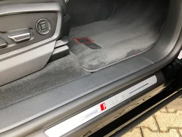 RSQ8 RS Q8 4.0 TFSI quattro