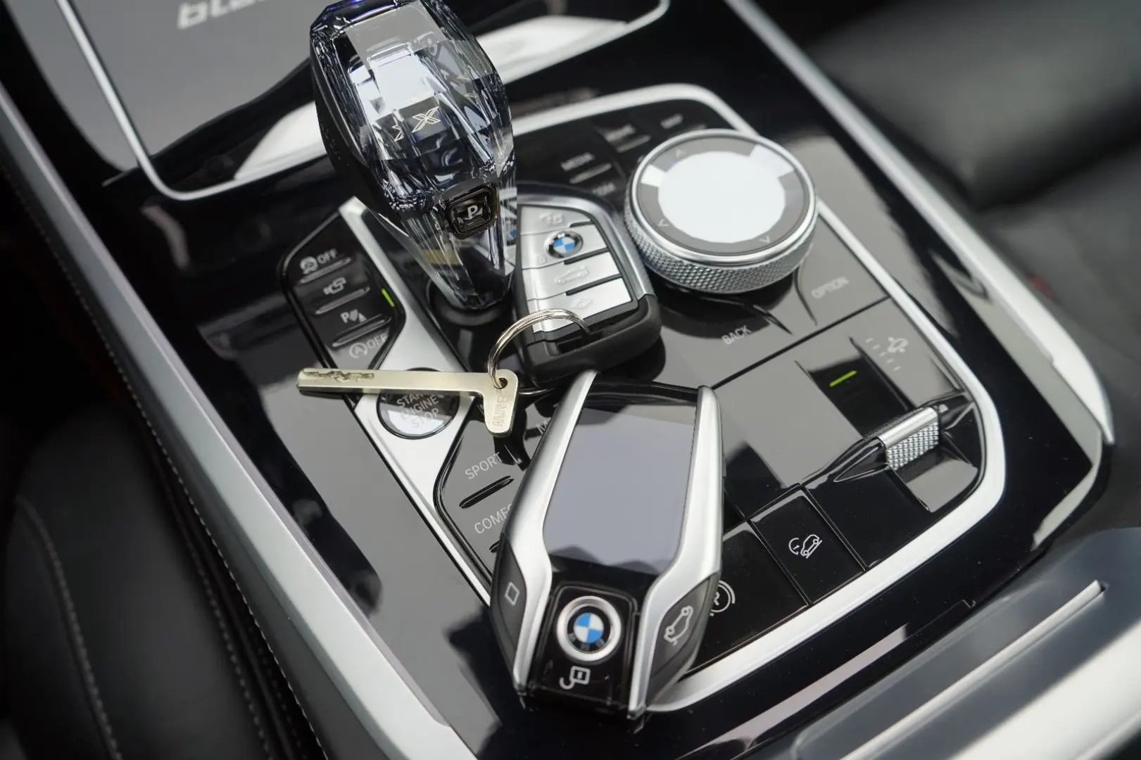 X5 M50ix Edition Black 3xTV 2xAchs Bowers Carbon