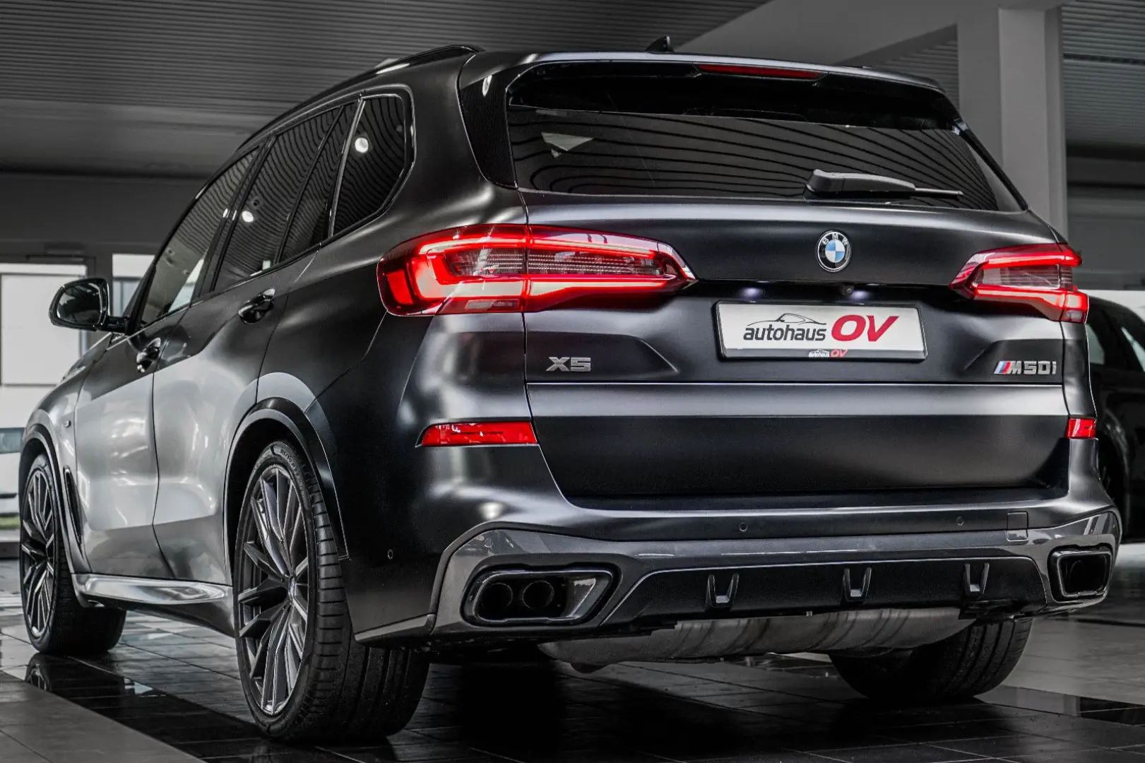 X5 M50ix Edition Black 3xTV 2xAchs Bowers Carbon