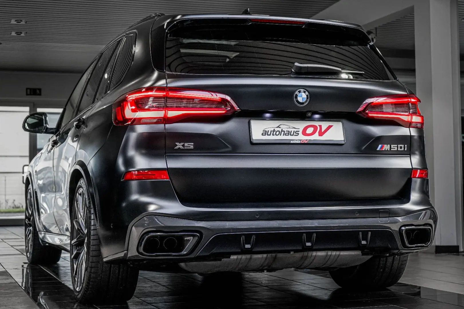 X5 M50ix Edition Black 3xTV 2xAchs Bowers Carbon