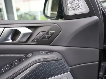 X5 M50ix Edition Black 3xTV 2xAchs Bowers Carbon