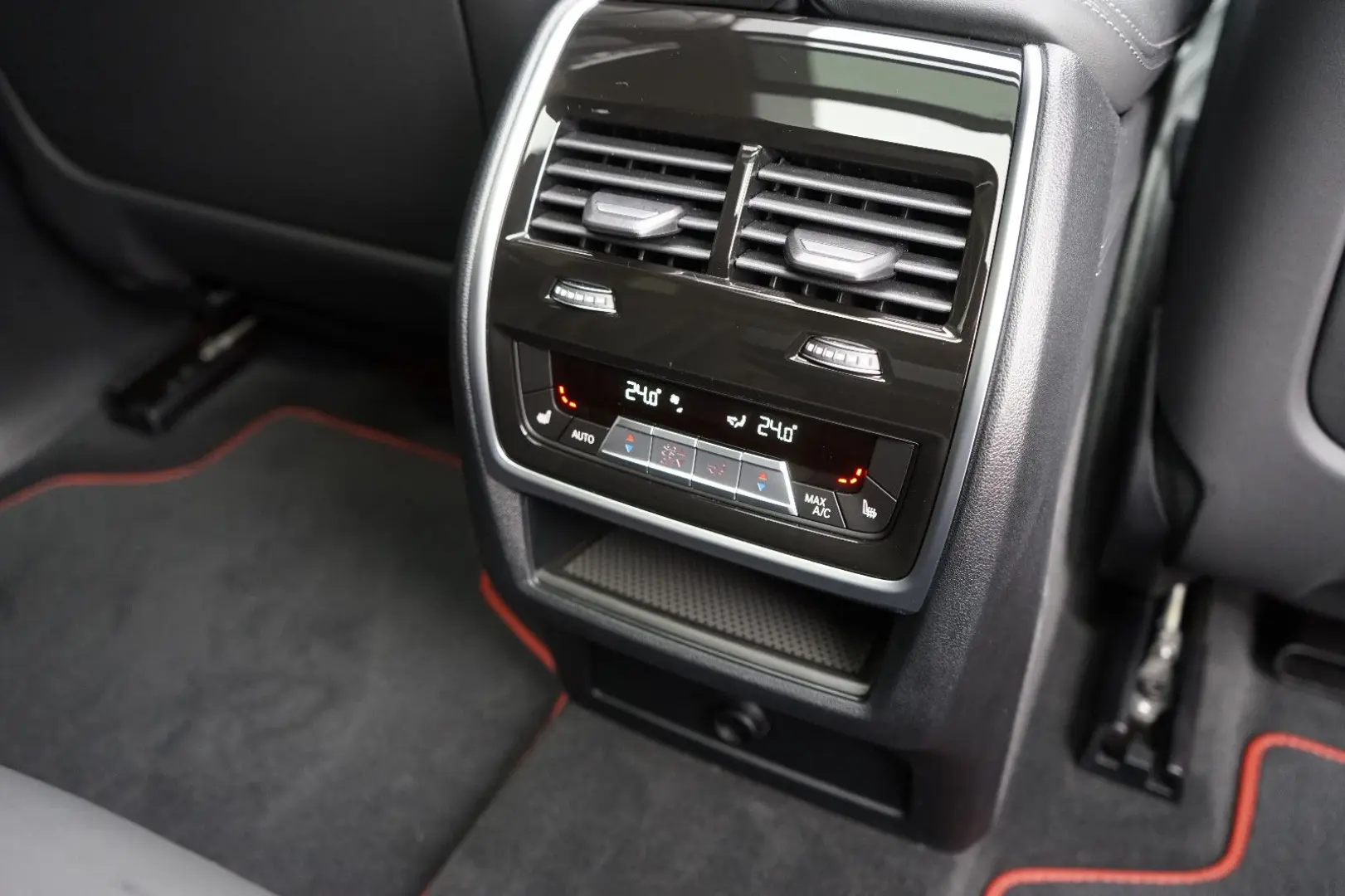 X5 M50ix Edition Black 3xTV 2xAchs Bowers Carbon