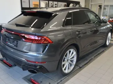 RSQ8 AHK PANO KERAMIK LEDER UPE 175T