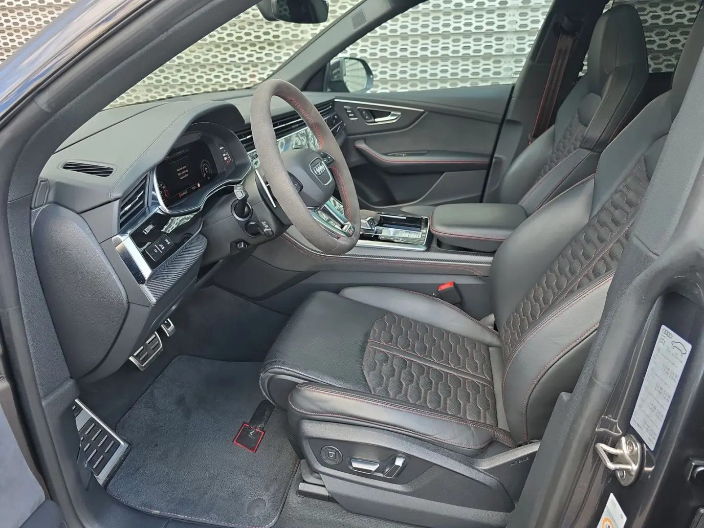 RSQ8 AHK PANO KERAMIK LEDER UPE 175T