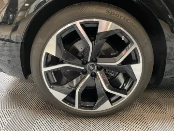 RSQ8 4.0 TFSI quattro  Pano-Matrix-Keramik