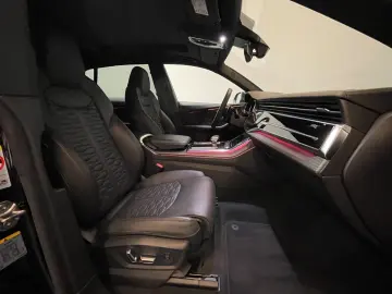 RSQ8 4.0 TFSI quattro  Pano-Matrix-Keramik