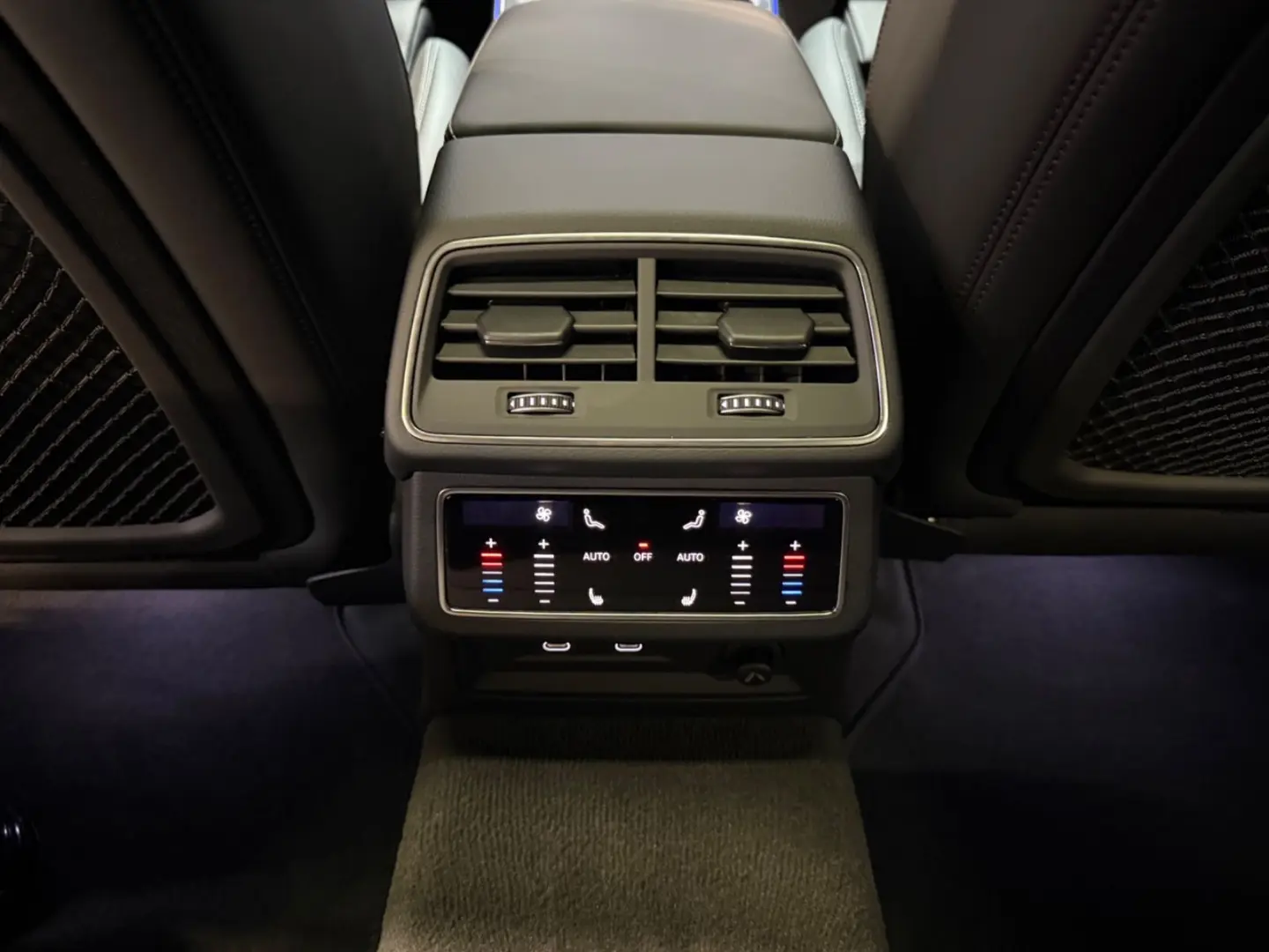 RS7 Sportback 4.0 TFSI quattro~HEAD-UP~PANO~MATR