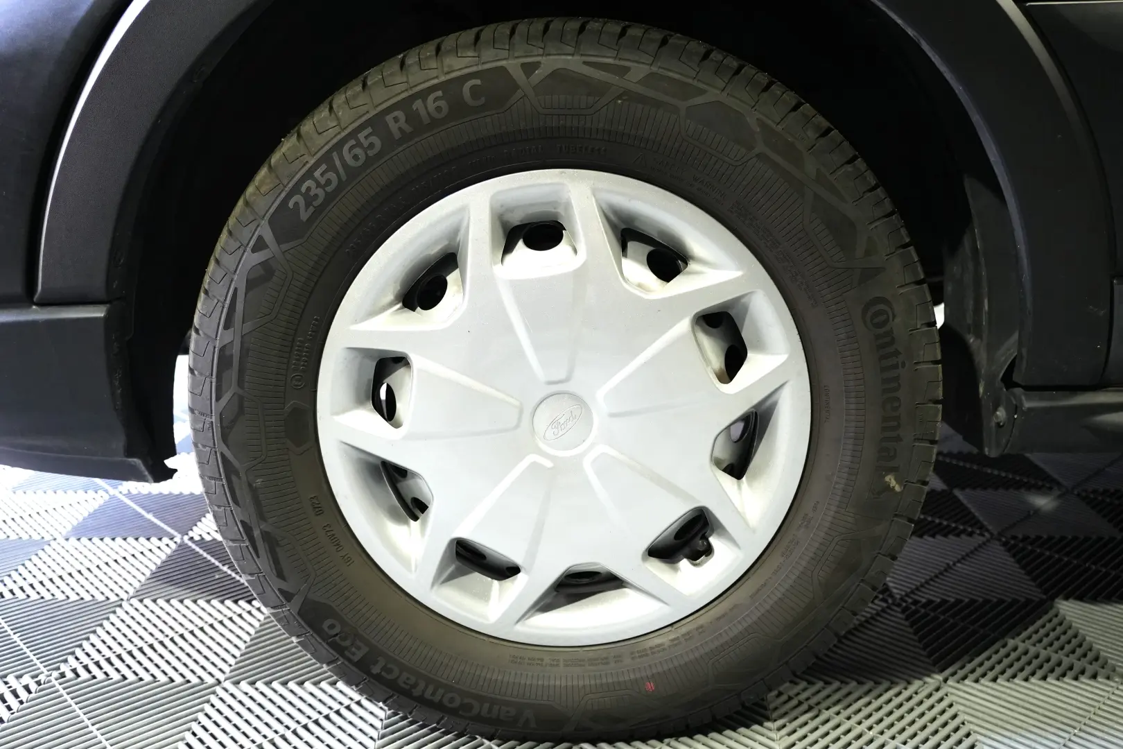 FORD TRANSIT 8 1 L3H2