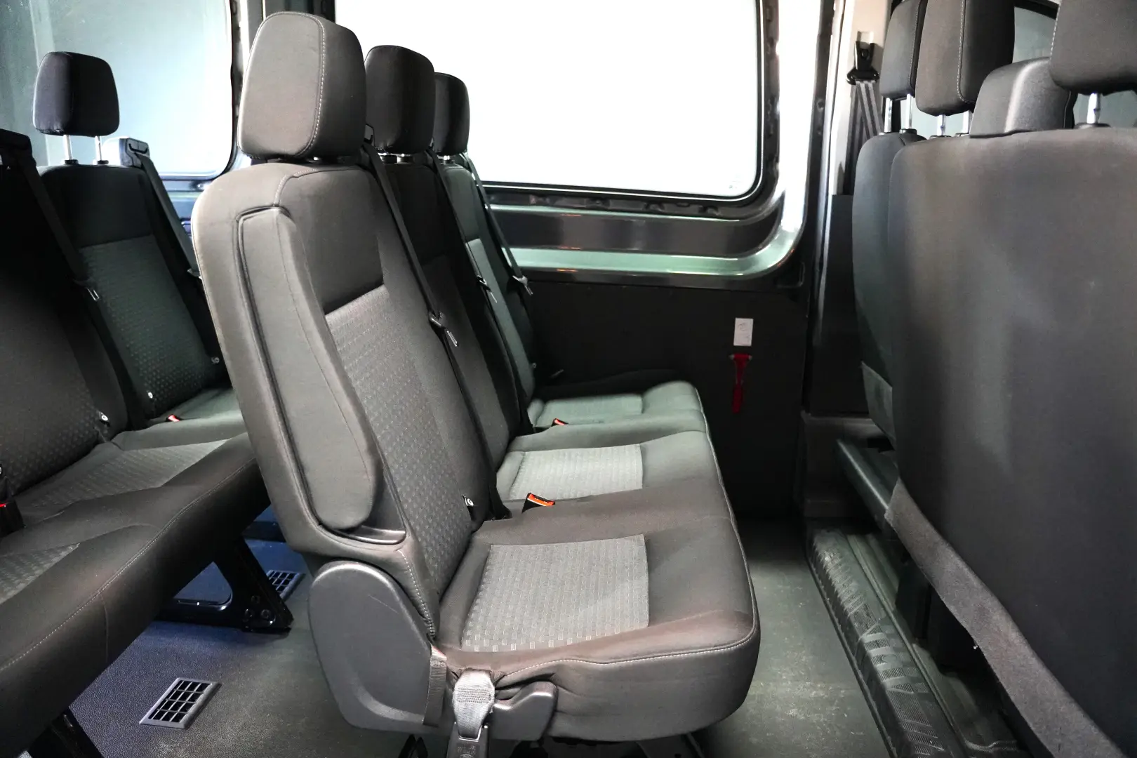 FORD TRANSIT 8 1 L3H2