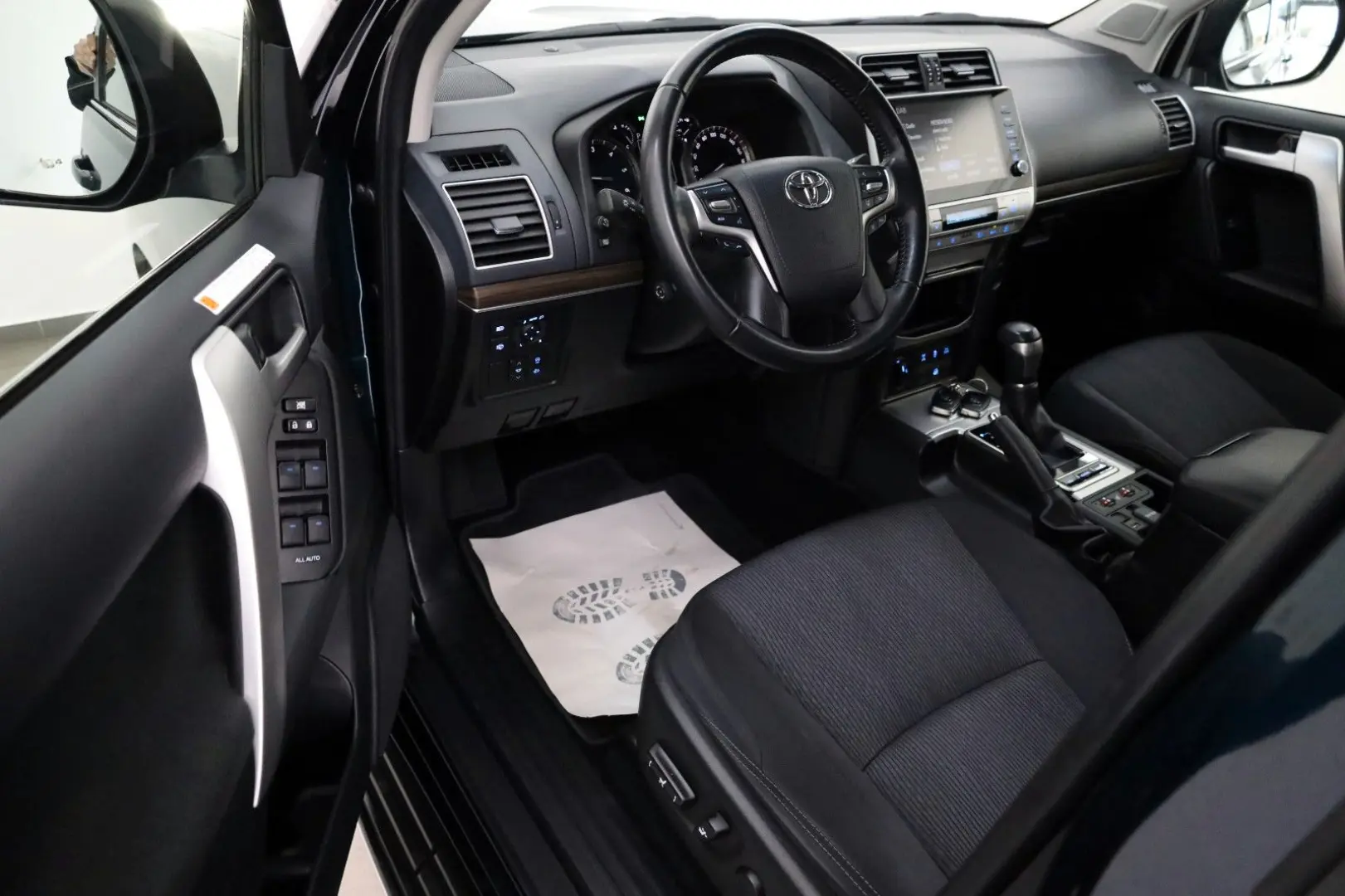 Land Cruiser Executive Aut. LED Kamera ACC AHK