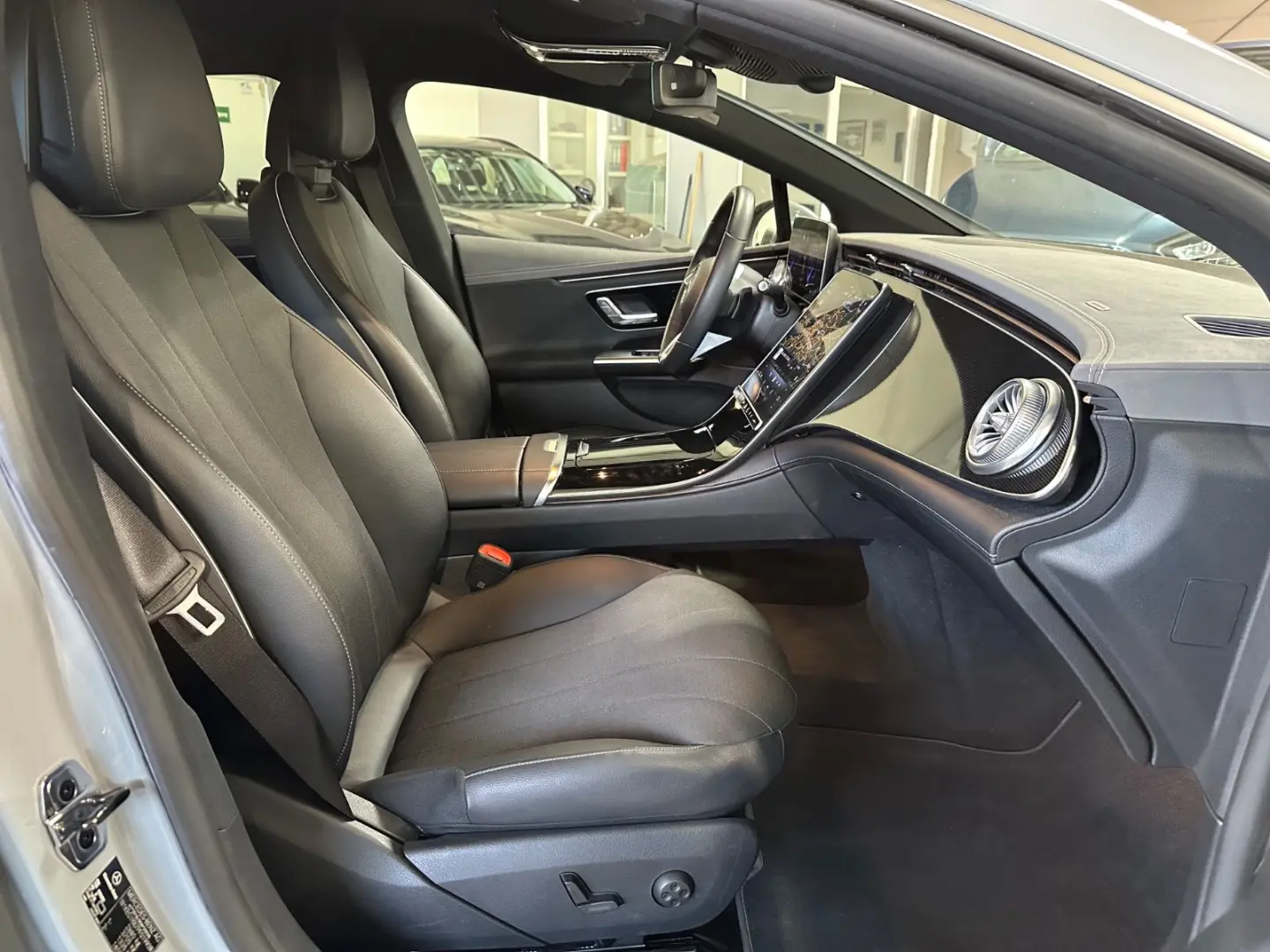 EQE 300 Advanced Navi LED Kamera 8xAlu Burmester