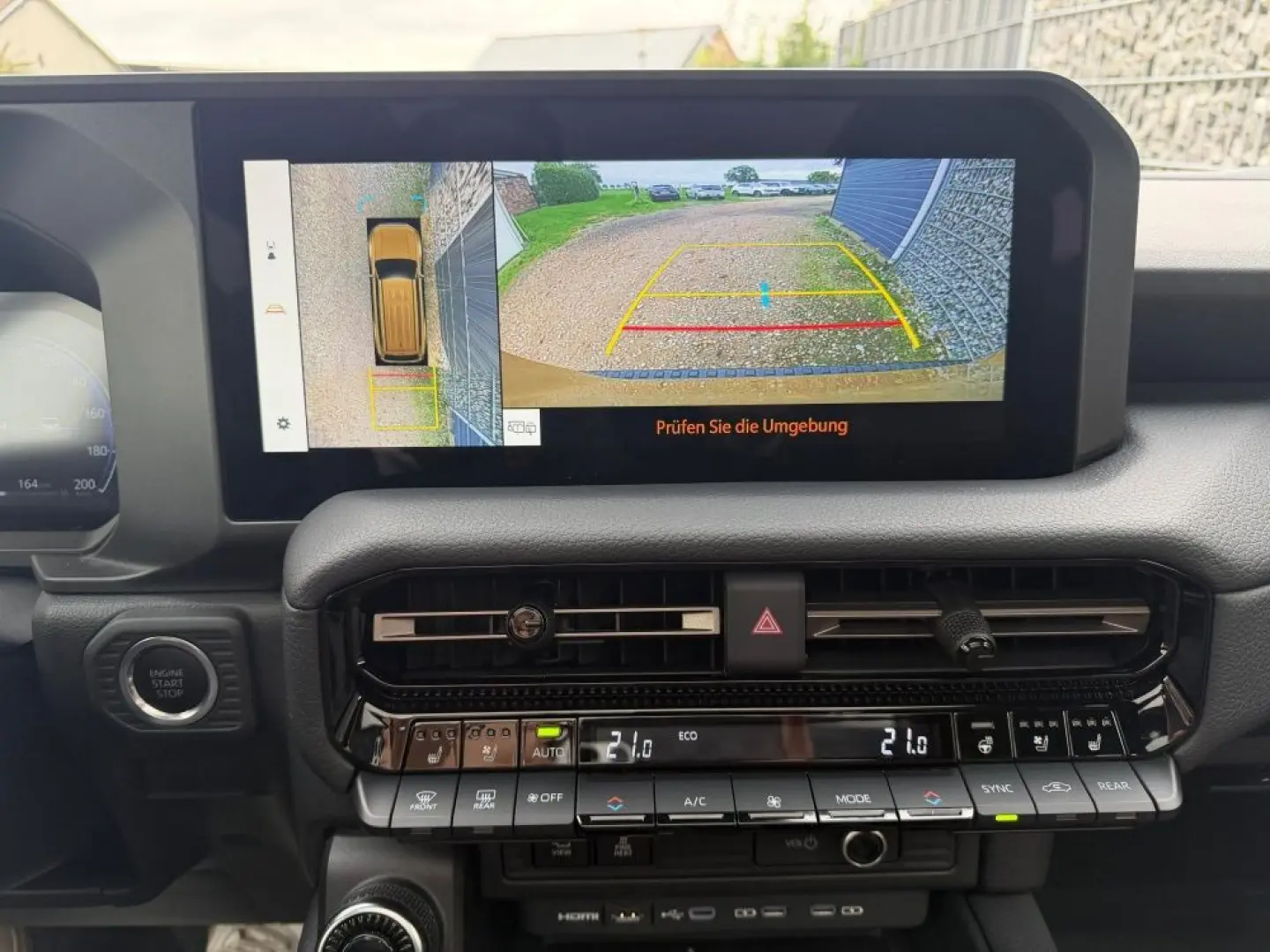 Land Cruiser 2.8 D-4D AT 5-S First Edition Pano