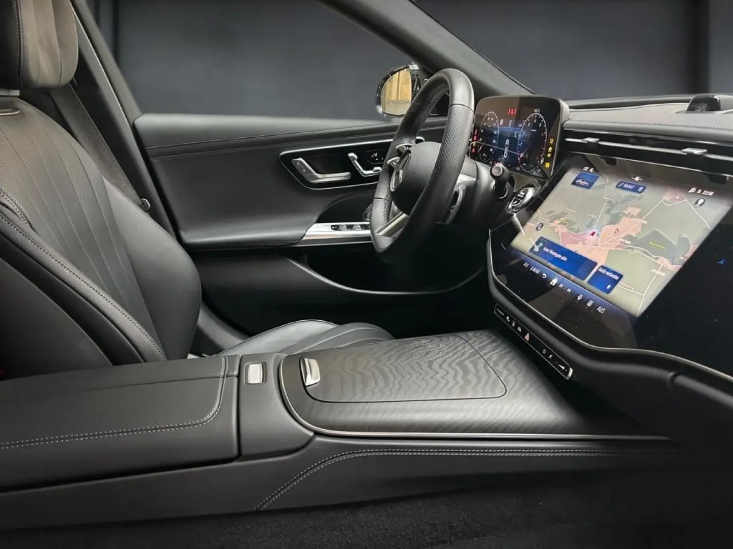 E 450 4M AMG  PANO  BURMESTER  HUD  SUPERSCREEN