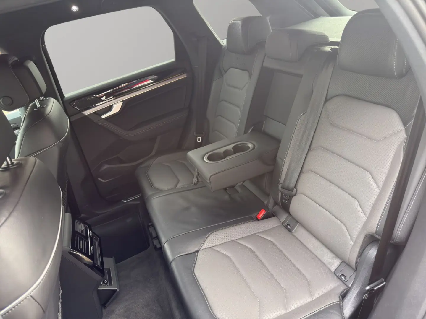 Touareg 3.0 TDI R-Line Black  MATRIX LUFT 21