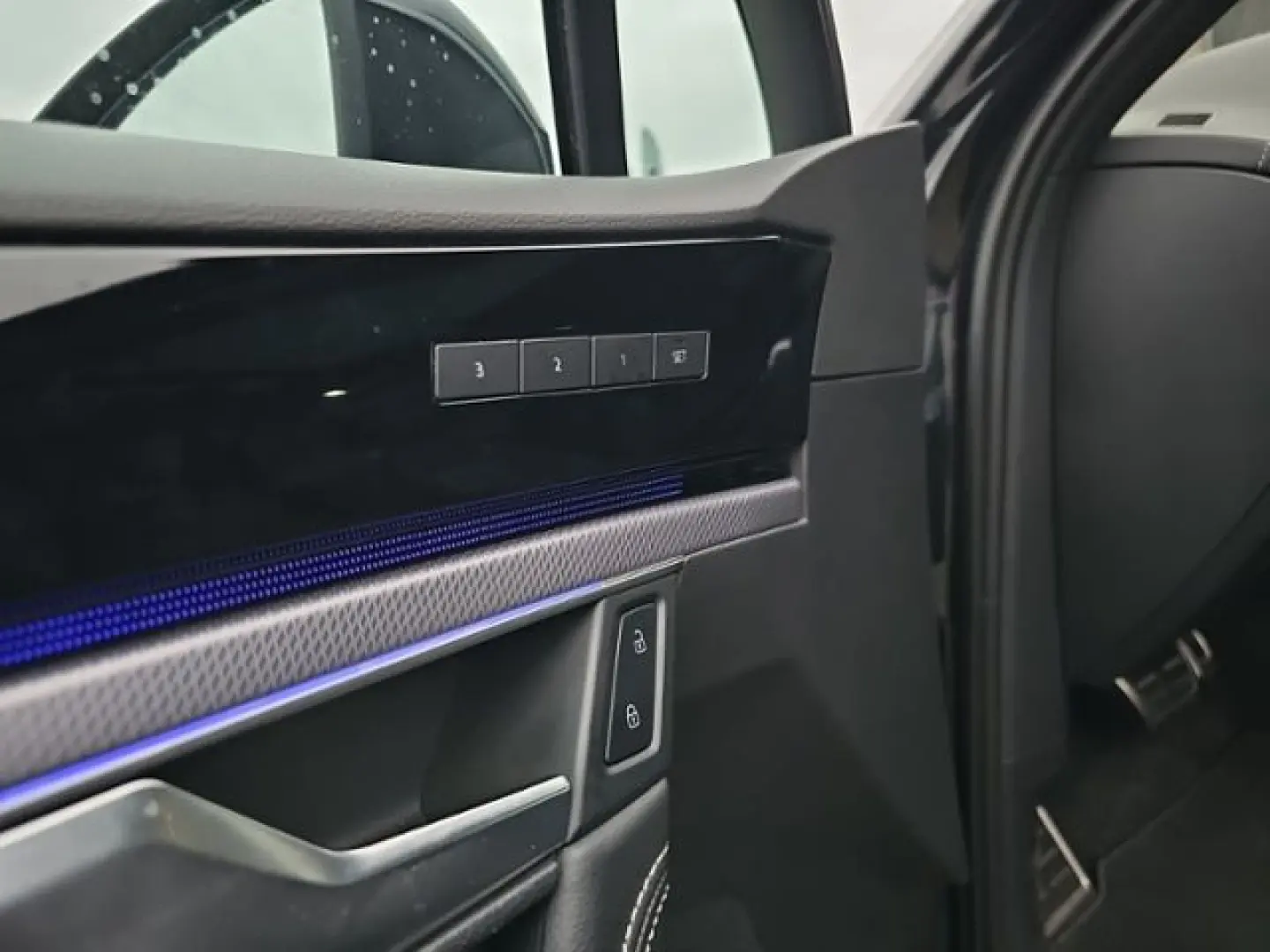 Touareg 3.0 V6 TSI Aut. 4M R-Line PANO LM22 NACH