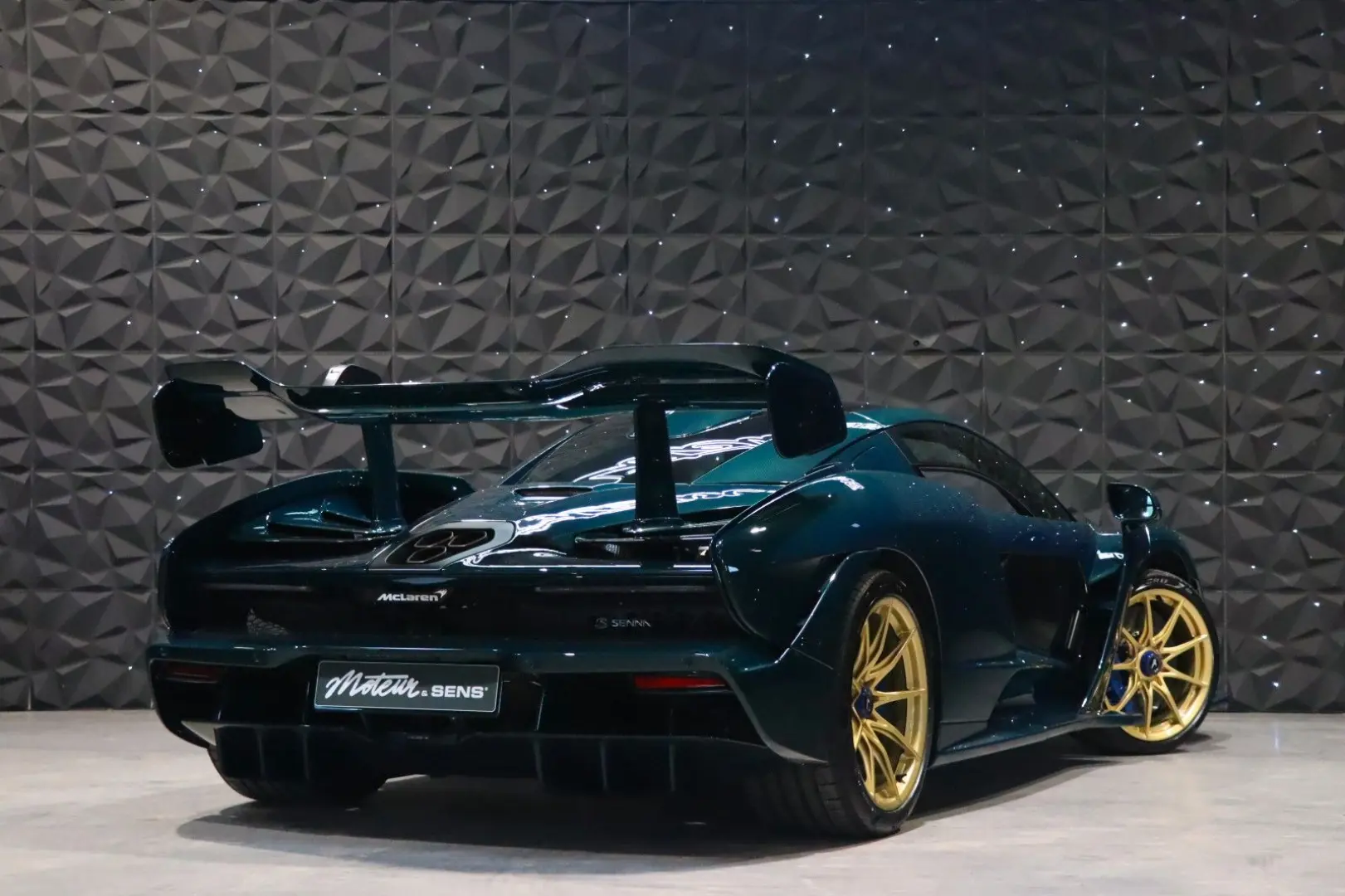 Senna - Green Carbon body Exposed - 1 of 1 - MSO