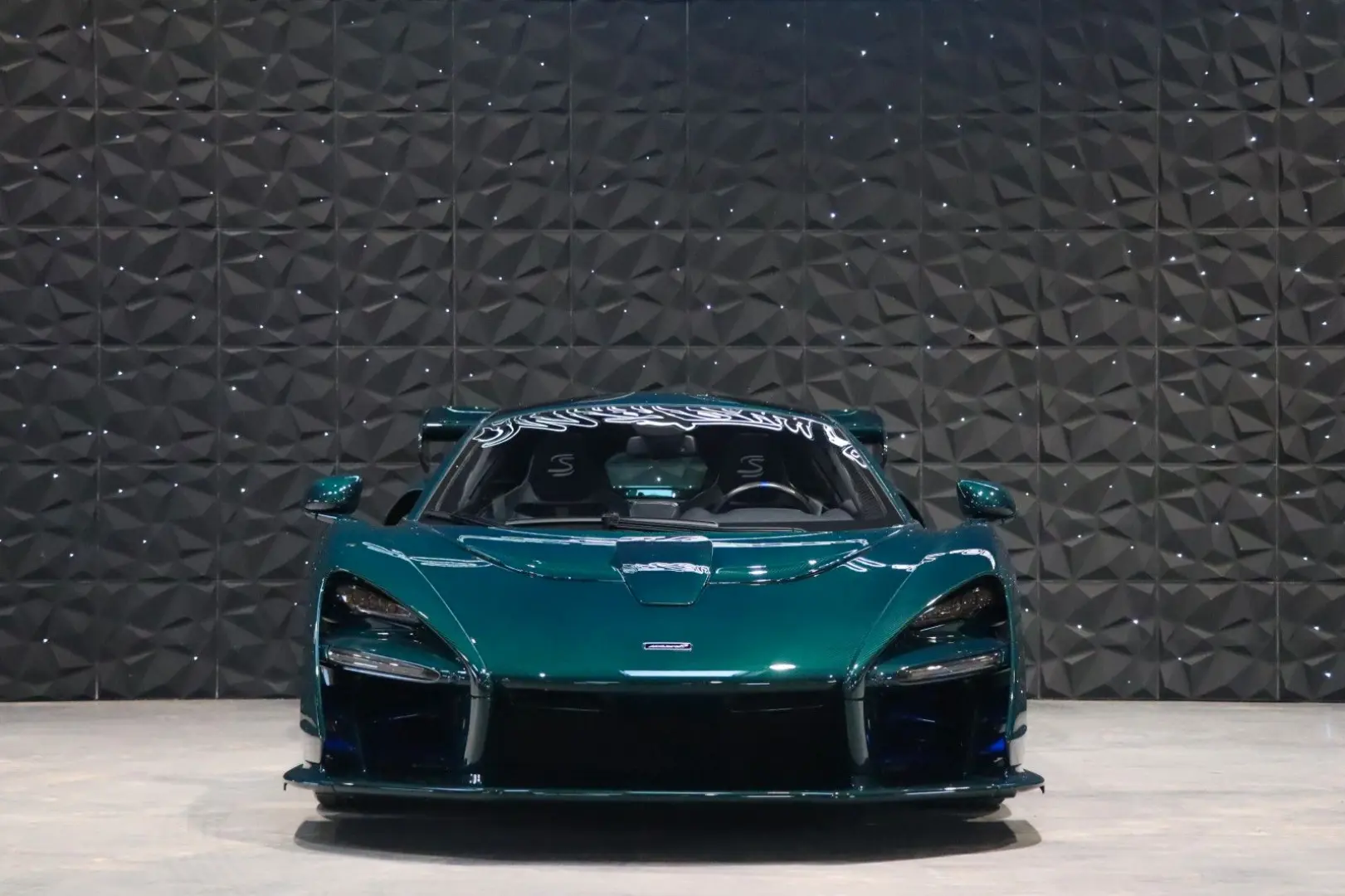 Senna - Green Carbon body Exposed - 1 of 1 - MSO
