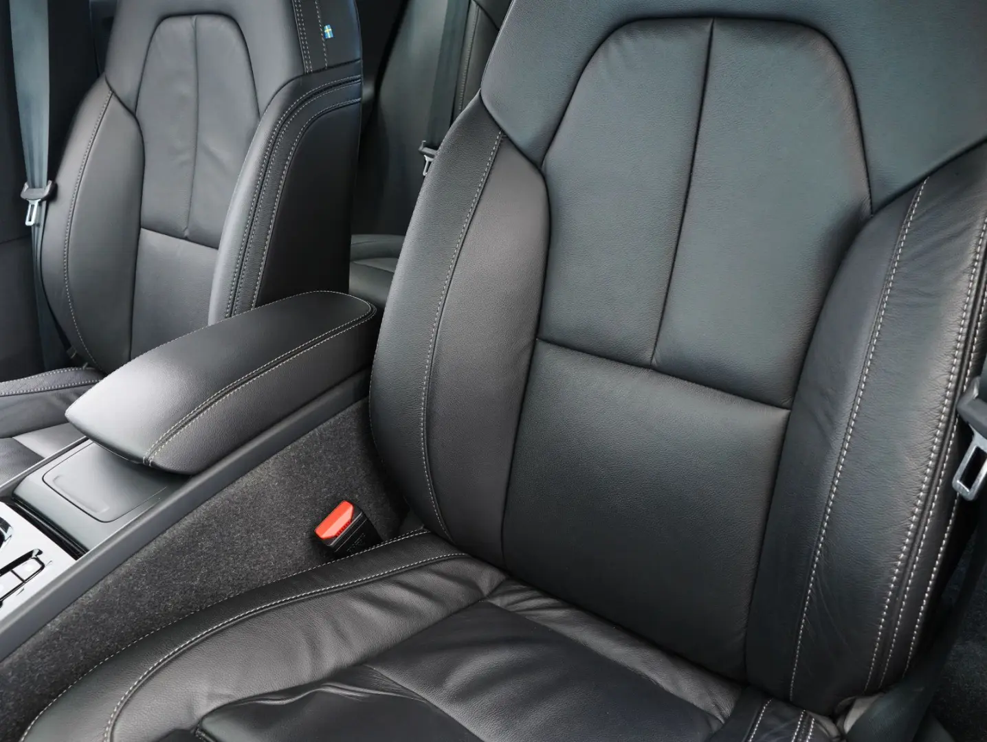 XC40 B4 B R Design LED NAVI ACC LEDER 360