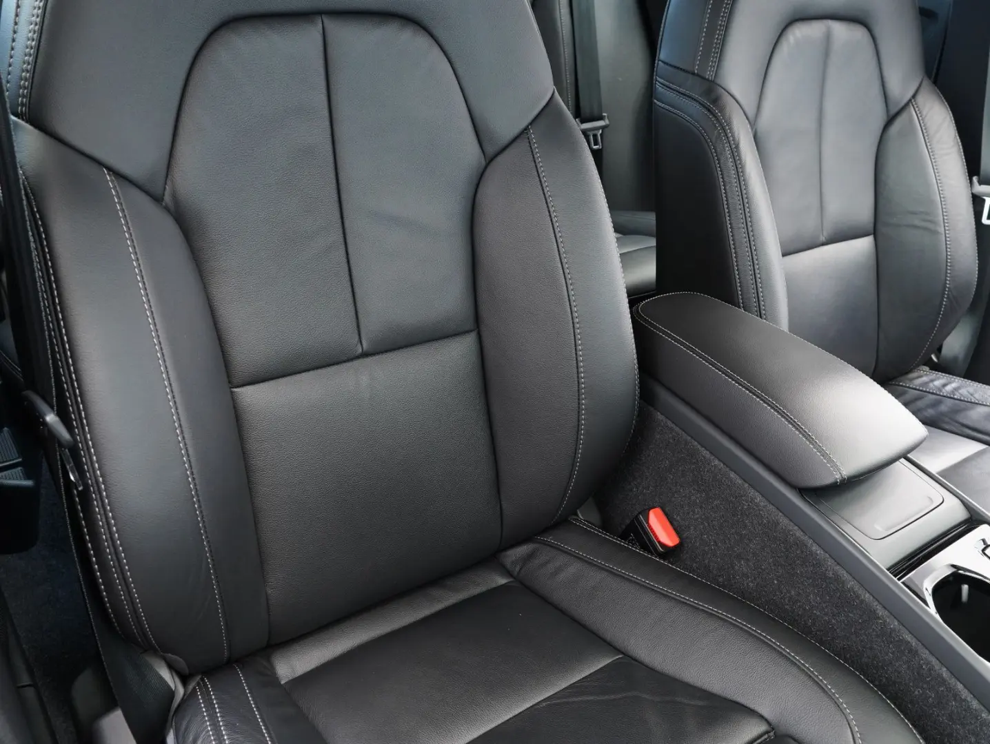 XC40 B4 B R Design LED NAVI ACC LEDER 360